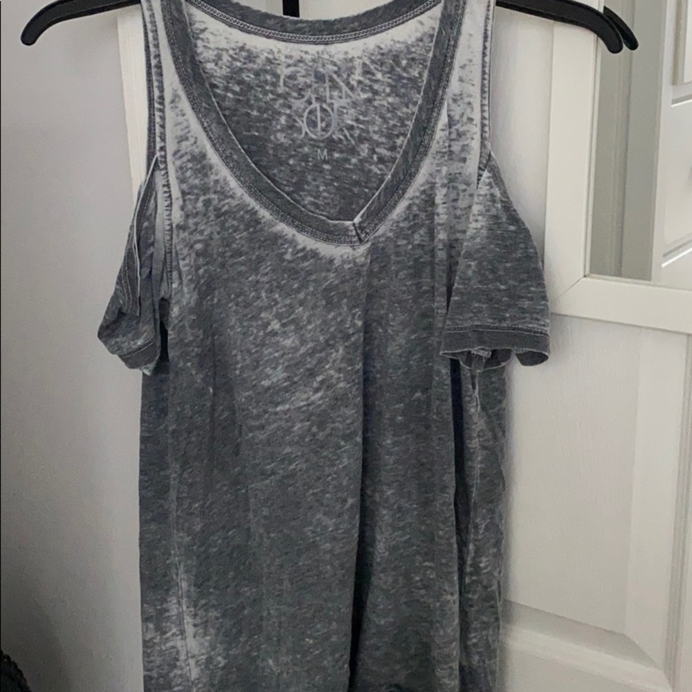 Size medium grey t-shirt s